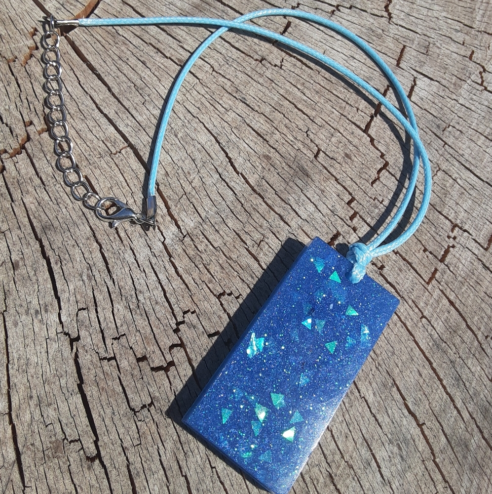 Blue resin rectangle pendant necklace